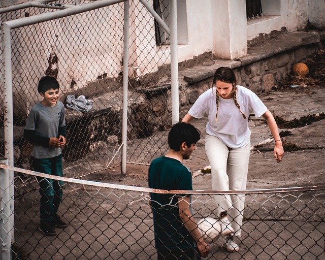 方面投入更 方面投入更